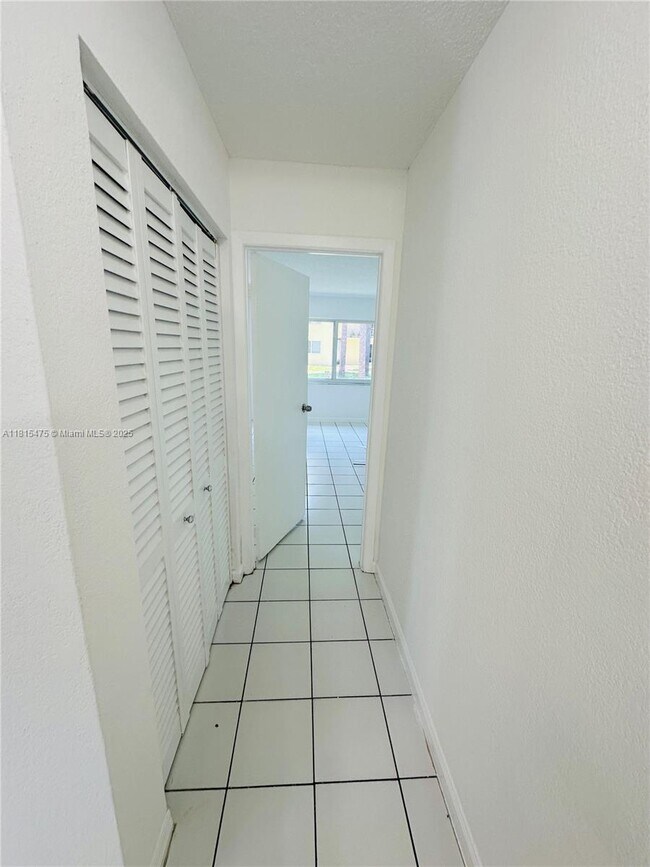 Building Photo - 505 NW 177th St