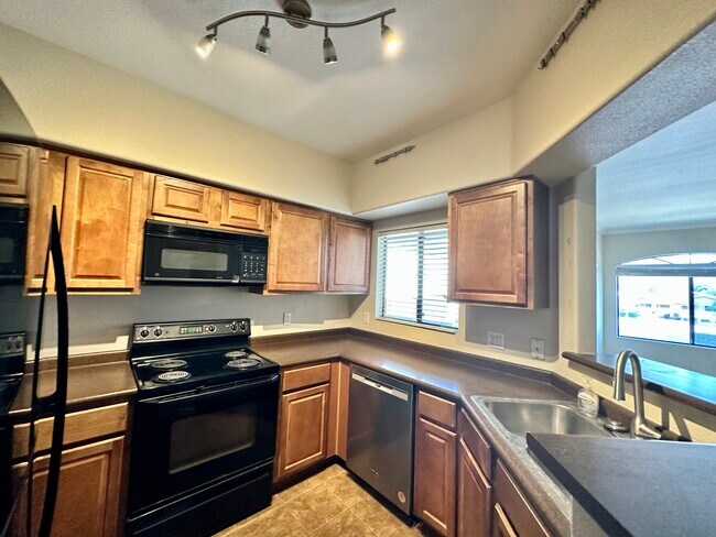 Building Photo - 15095 N Thompson Peak Pky