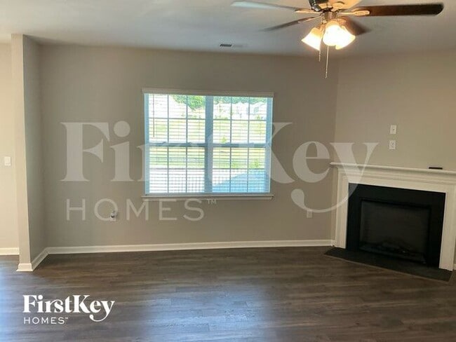 Building Photo - 715 Saddlebred Ln