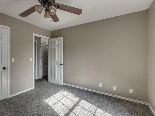 Building Photo - 2131 Jazzman Dr