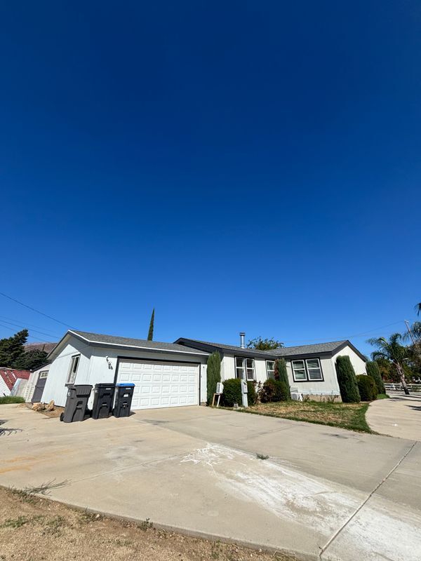 Building Photo - 1225 N Alessandro