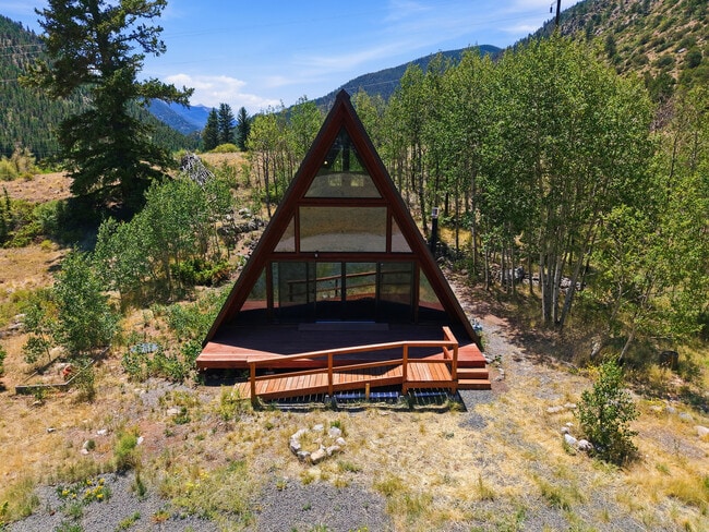 Building Photo - 77 Snowplow Ave