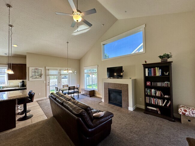 Building Photo - 1973 Park Rim Way