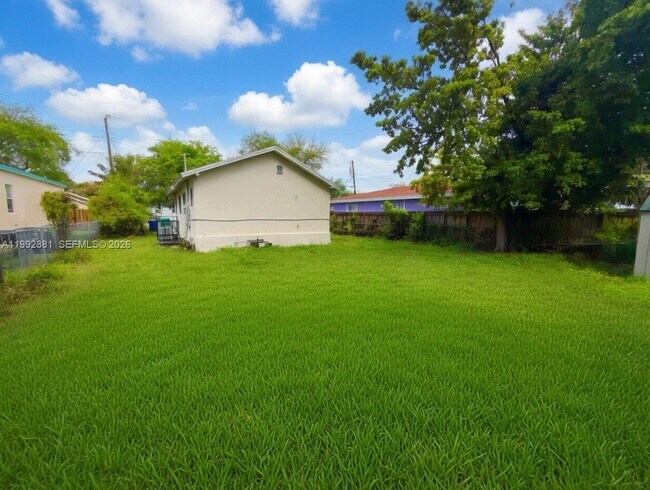 Building Photo - 1442 NW 73rd St