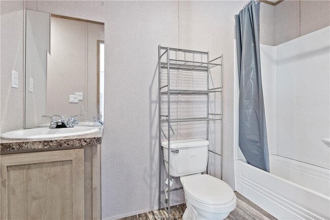 Building Photo - 3933 Graham Rd N