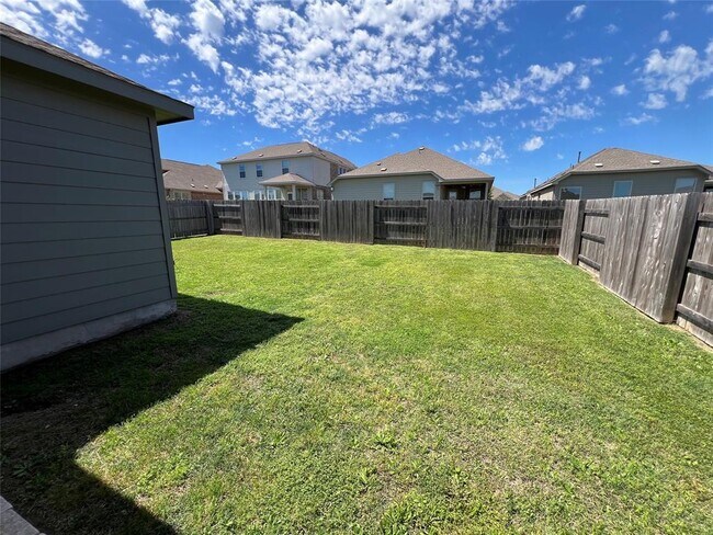 Building Photo - 1224 Matt Ln