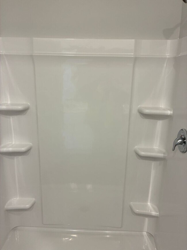 Building Photo - W2045