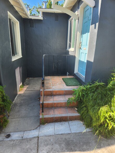 oustside area - 1731 10th St