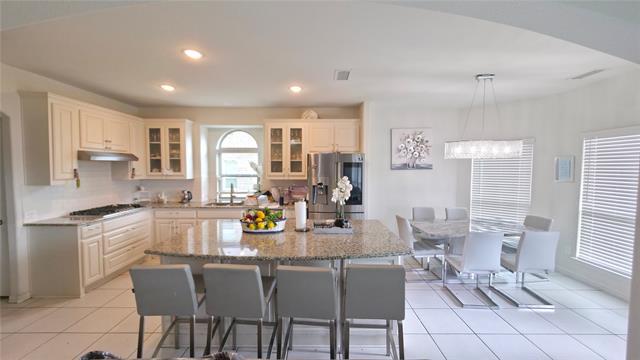 Building Photo - 358 Llano Dr