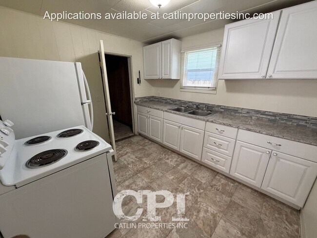 Building Photo - MOVE IN SPECIAL -  1/2 FIRST MONTHS RENT!!