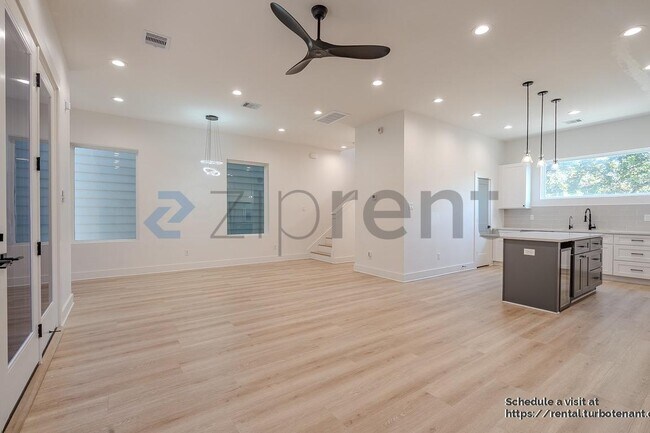 Building Photo - 2852 Cline St