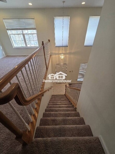 Building Photo - 470 Summit Tree Ct