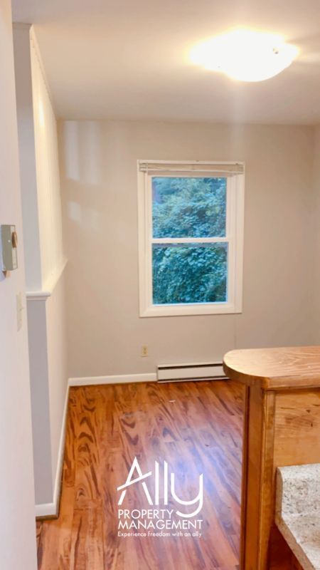 Building Photo - 122 Harmon St