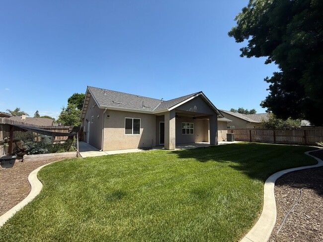 Building Photo - harming 3 bedroom, 2 bathroom single-story...