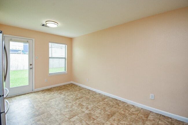 Building Photo - 2631 Skyview Trace Ct