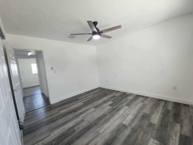 Building Photo - 3107 37th Ave W