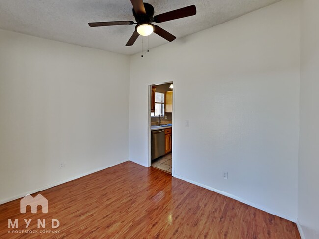 Building Photo - 213 N Jacs Pl