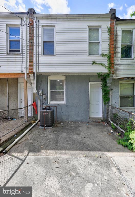 Building Photo - 2506 Lauretta Ave