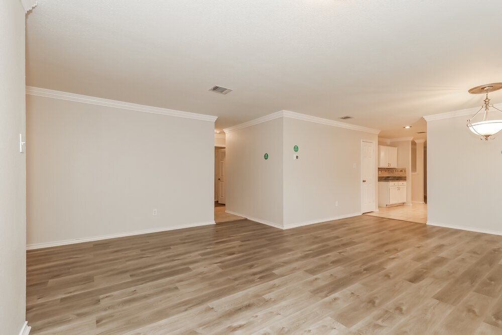 Building Photo - 637 Silvertop Rd