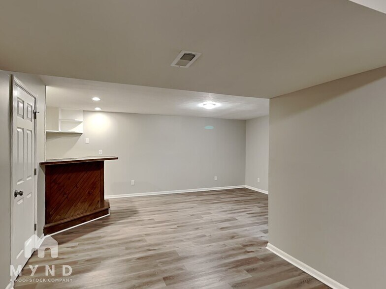 Building Photo - 6040 Buell Ln