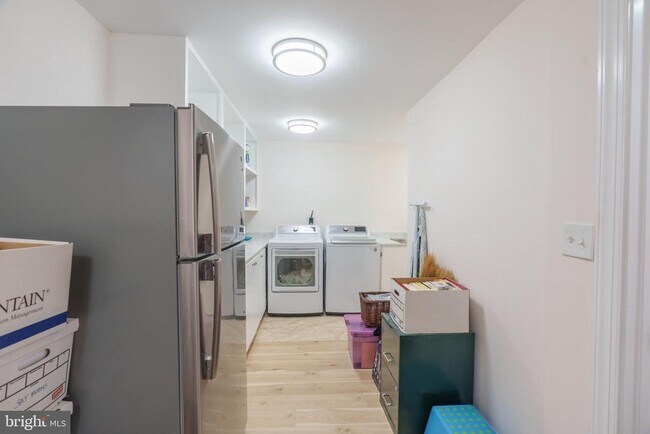 Building Photo - 5776 Yellowrose Ct
