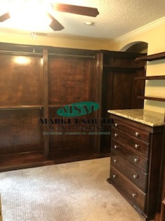 Building Photo - SOUTHBRIDGE BEAUTY- AVAILABLE NOW!