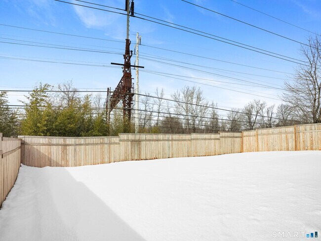 Building Photo - 1974 Kings Hwy