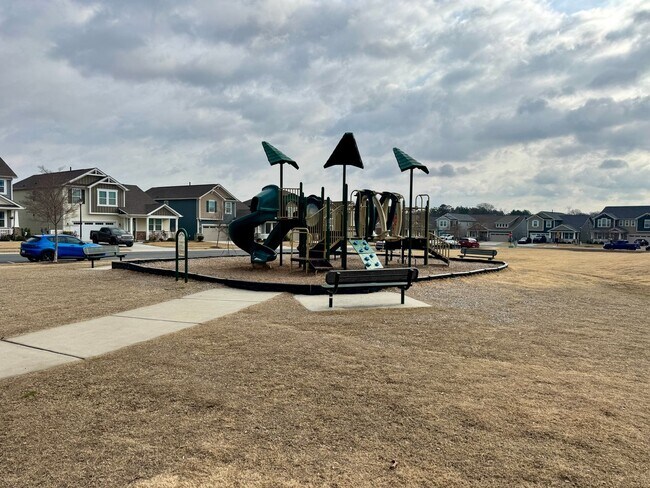 Building Photo - Roomy Ranch in Indian Trail