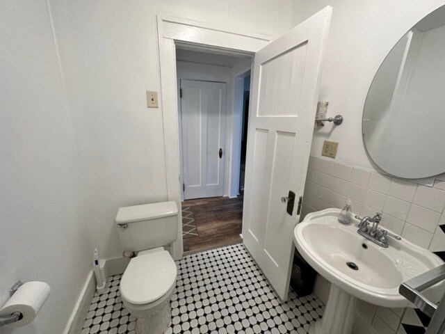 Building Photo - 534 Crescent Blvd