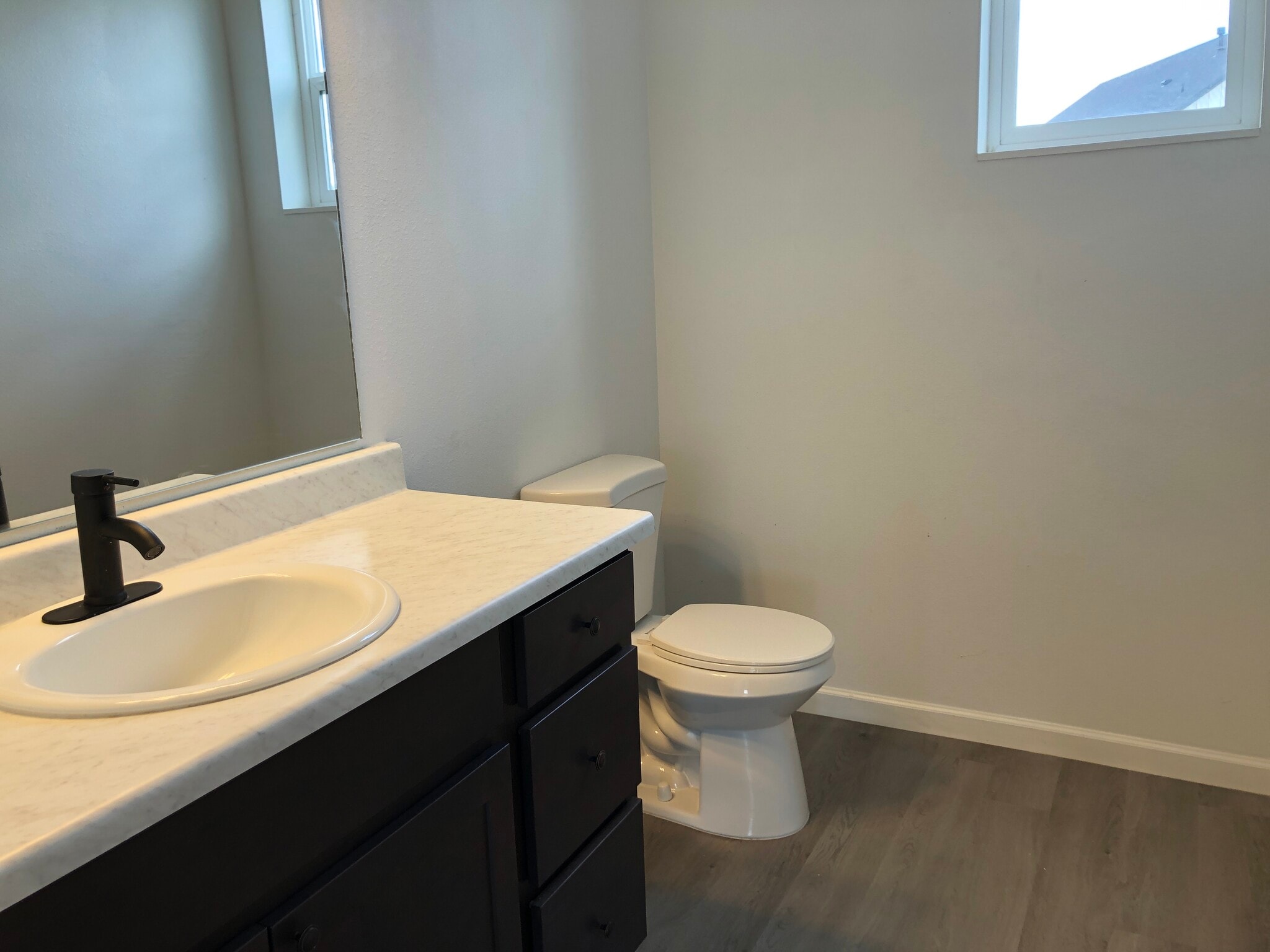 Building Photo - 1272 NW Terre View Dr