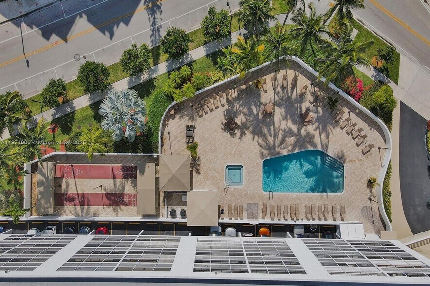 Building Photo - 17801 N Bay Rd