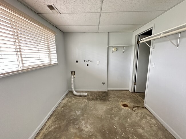 Building Photo - 7685 S 2550 W