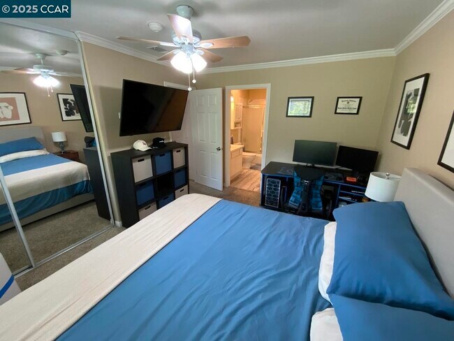 Building Photo - 205 Compton Cir