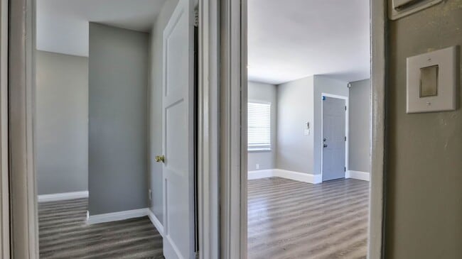 Building Photo - Fully REMODELED 3bed 2bath SFR. Great loca...