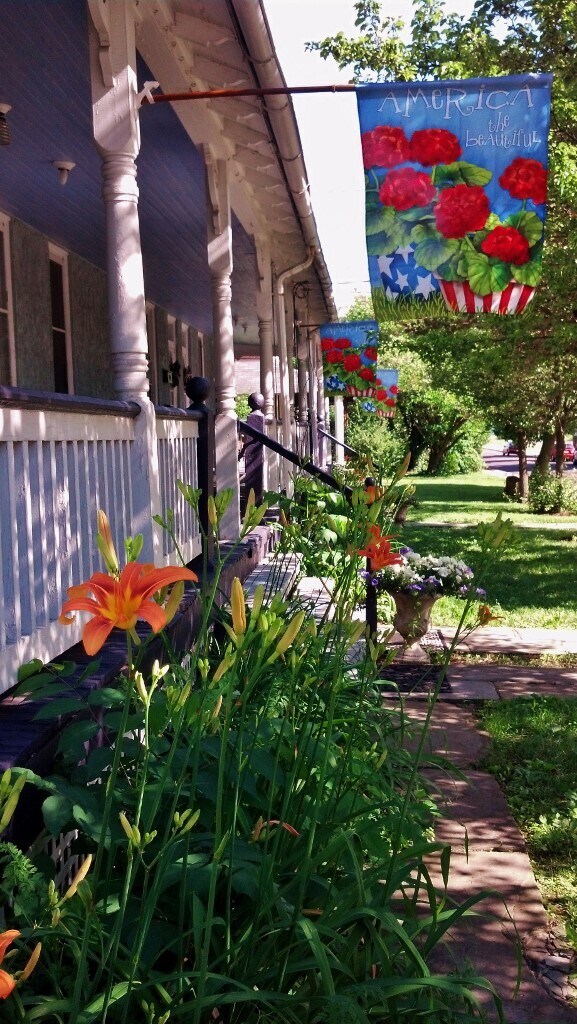 Building Photo - 37A Maple Ave