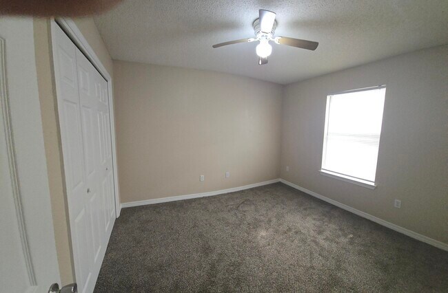 Building Photo - 7720 Lola Cir