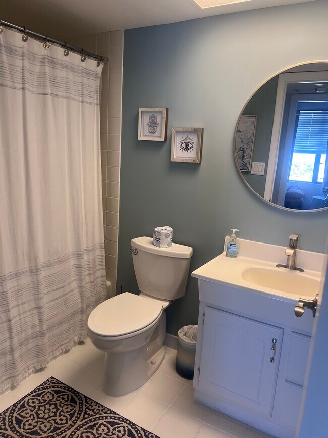 Building Photo - 255 Dolphin Point