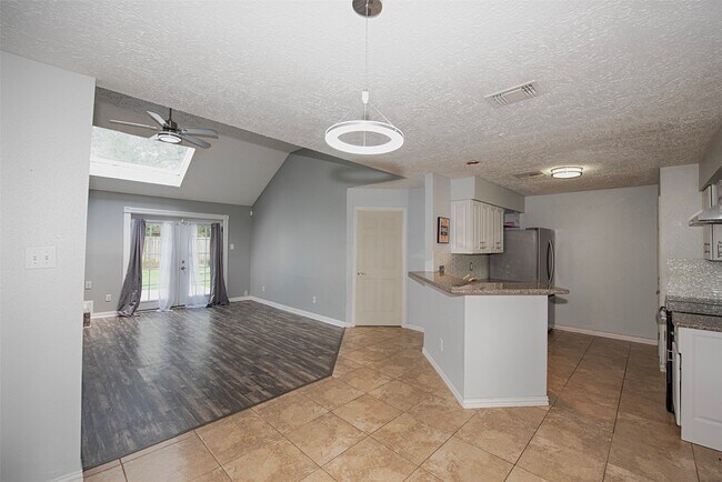 Building Photo - 2914 Tarpon Dr