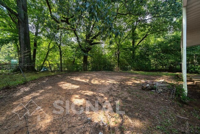 Building Photo - 320 Argonne Dr NE