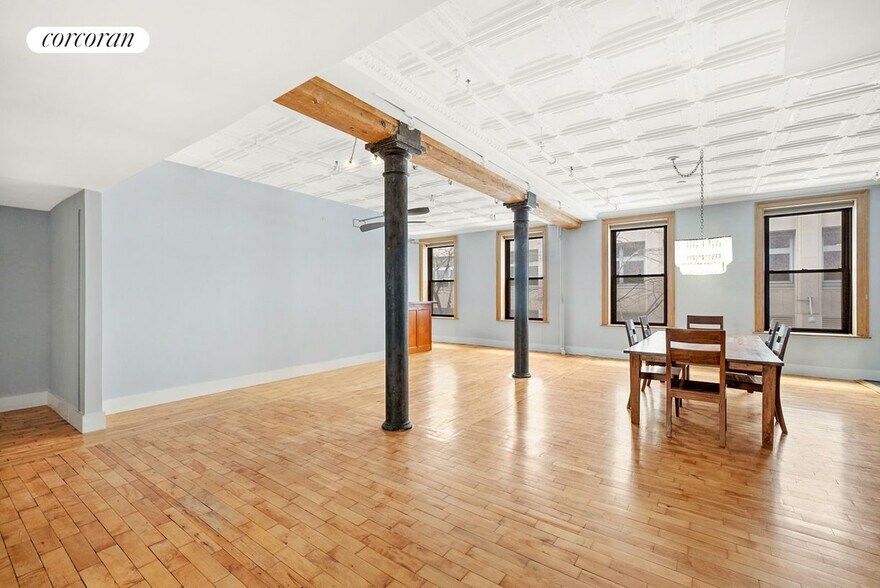 Building Photo - 325 W 16th St