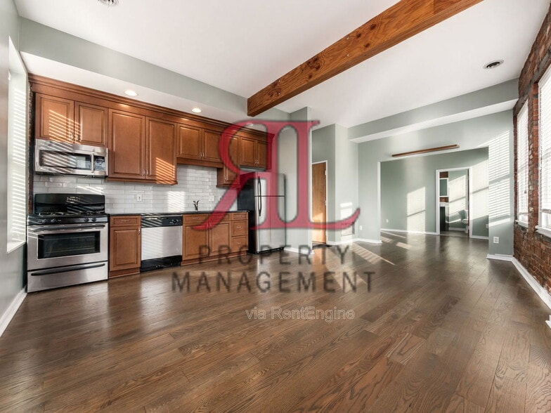 Building Photo - 1131 N High St