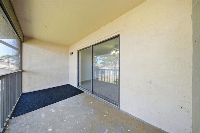 Building Photo - 2131 Ridge Rd S