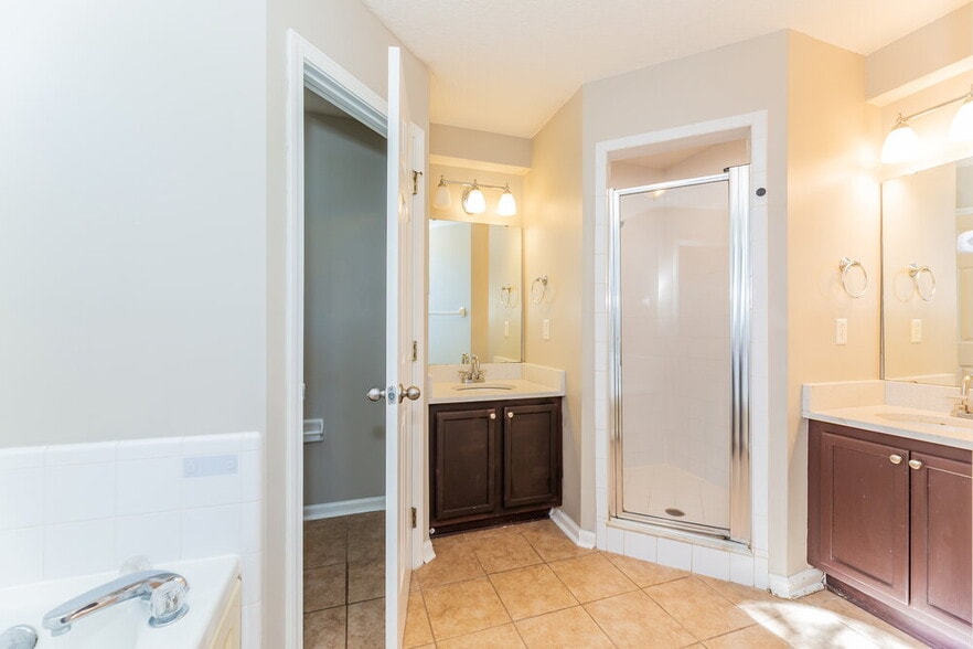 Building Photo - 1124 Native Dancer Ct