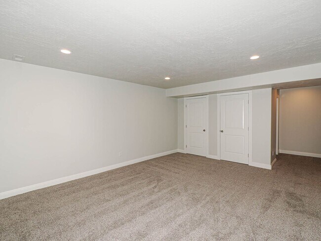 Building Photo - 1239 SilverCrest Dr