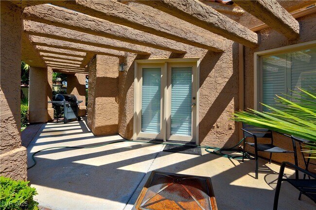 Building Photo - 4911 Mission Bay Dr