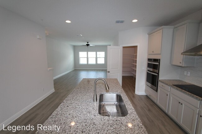 Building Photo - 4 br, 3.5 bath House - 413 Diamond Dove Cove