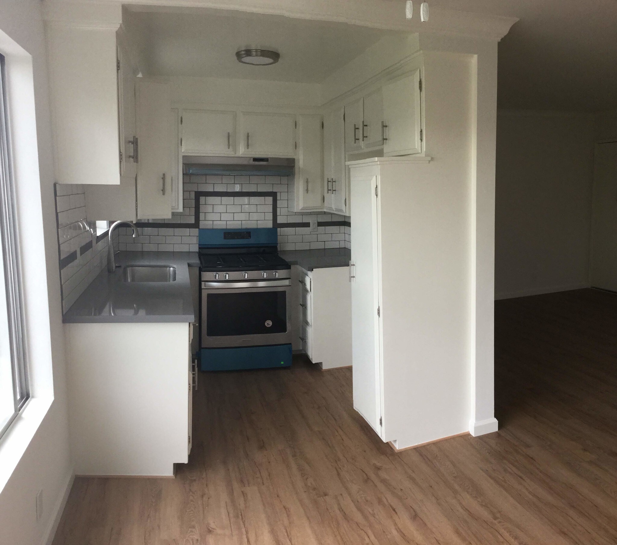 Kitchen - 942 N Gardner St