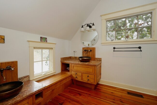 Building Photo - 369 Ethan Allen Hwy