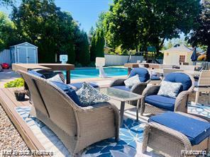 Building Photo - 4784 Valleyview Dr S