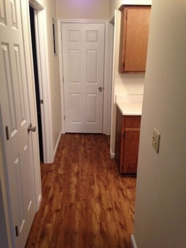 Building Photo - Fayette Manor